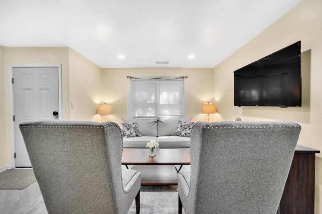 Cozy 2 Bedroom Pineville-Matthews Duplex Sleeps 8 Charlotte Eksteriør bilde
