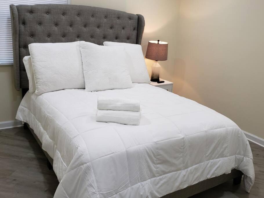 Cozy 2 Bedroom Pineville-Matthews Duplex Sleeps 8 Charlotte Eksteriør bilde